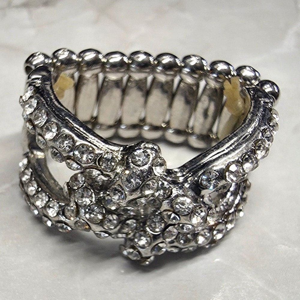 New Ring Silver Tone Chunky Clear Rhinestones Criss Cross Stretch Band Statement